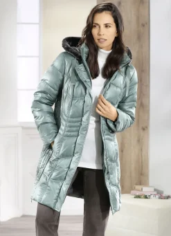 Kurzmantel mit Längssteppung seitlich