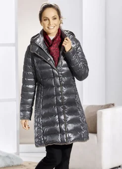 Kurzmantel mit seitlicher Längssteppung