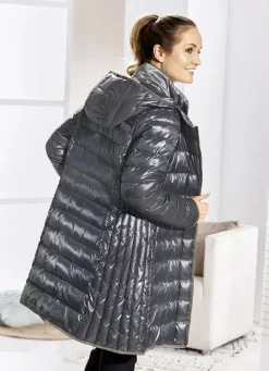 Kurzmantel mit seitlicher Längssteppung