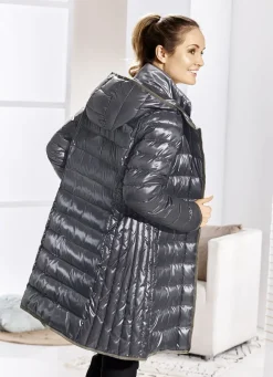 Kurzmantel mit seitlicher Längssteppung