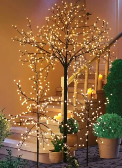 LED-Baum mit LED-Kugeln