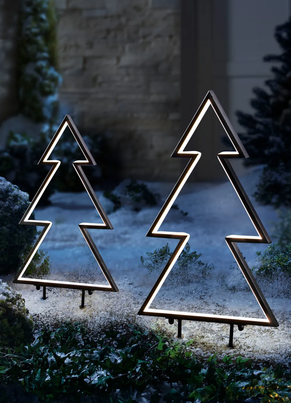 LED-Metallbaum mit Erdspießen