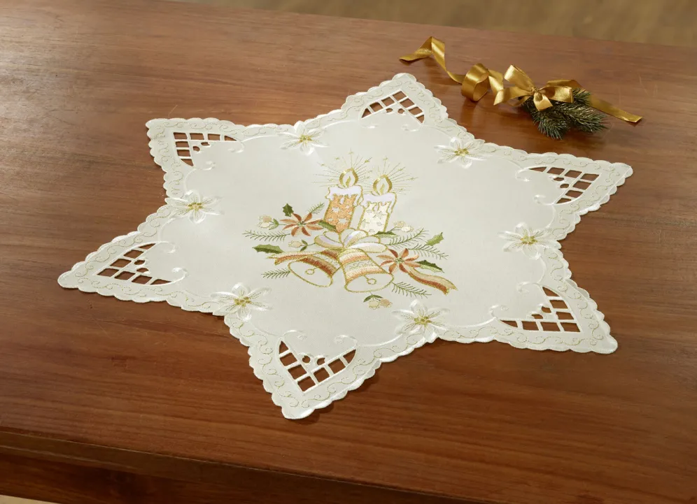 Liebevoll bestickte Tisch- und Raumdekoration