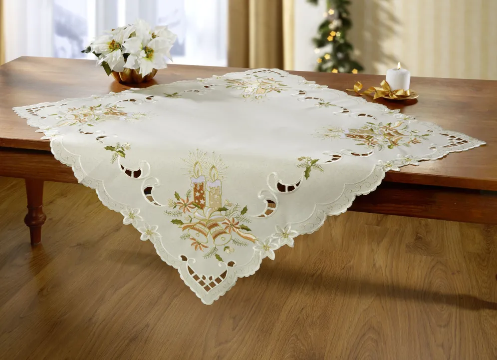 Liebevoll bestickte Tisch- und Raumdekoration