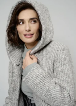 Longjacke mit fester Kapuze