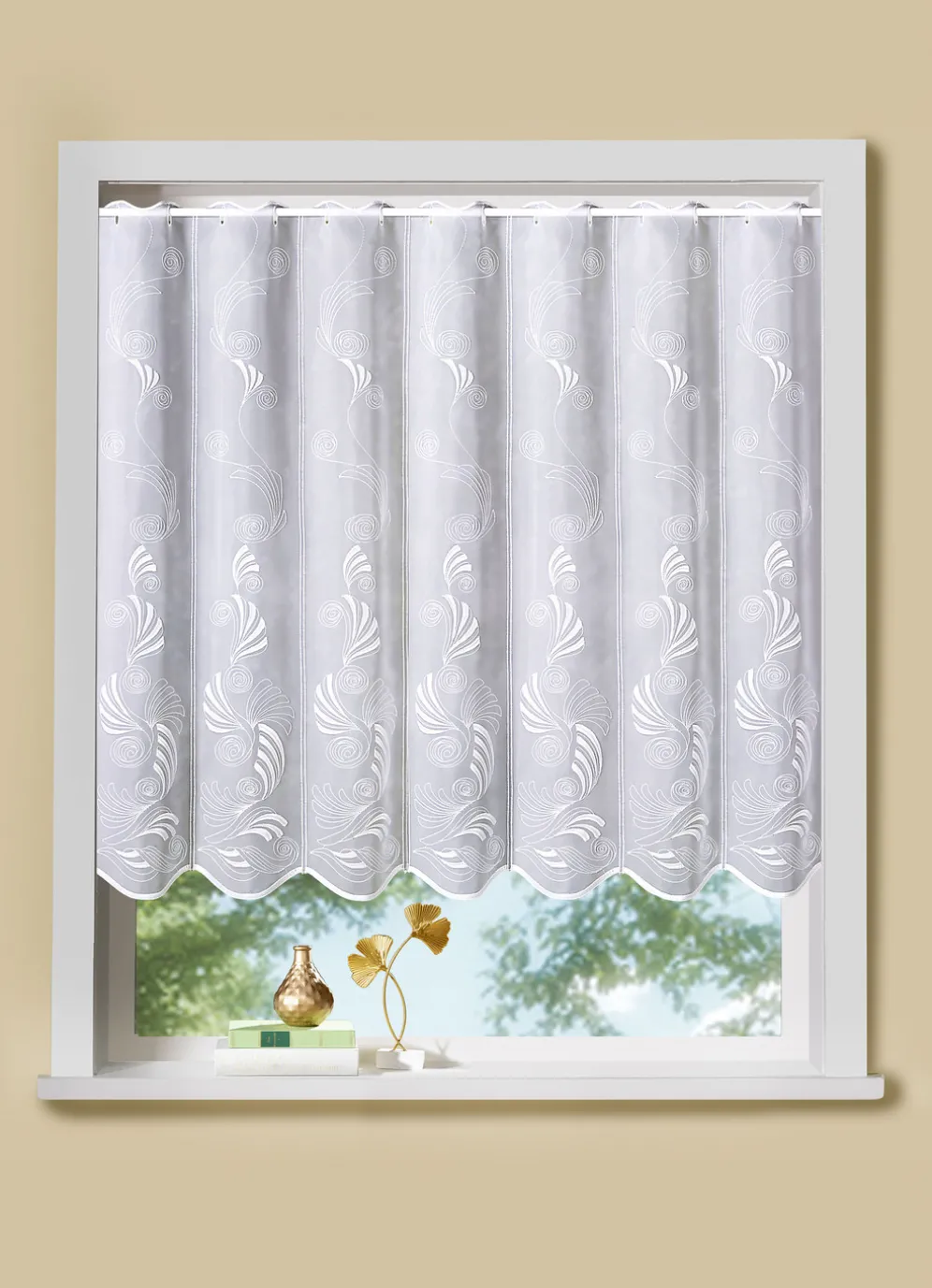 Luftiger Kleinfenster-Store mit Stangendurchzug