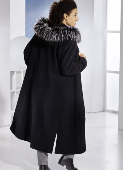 Mantel mit abnehmbarer Kapuze