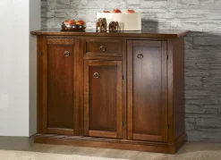 Möbelserie aus teilmassivem Holz