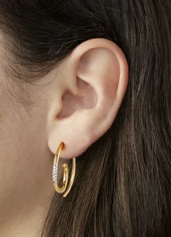 Modernes Design: Ohrhaken mit 10 Brillanten