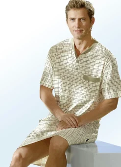 Nachthemd mit Knopfleiste und Seitenschlitzen, kurzarm