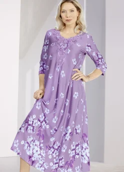 Nachthemd von "Laurina" mit Motivspitze am Ausschnitt