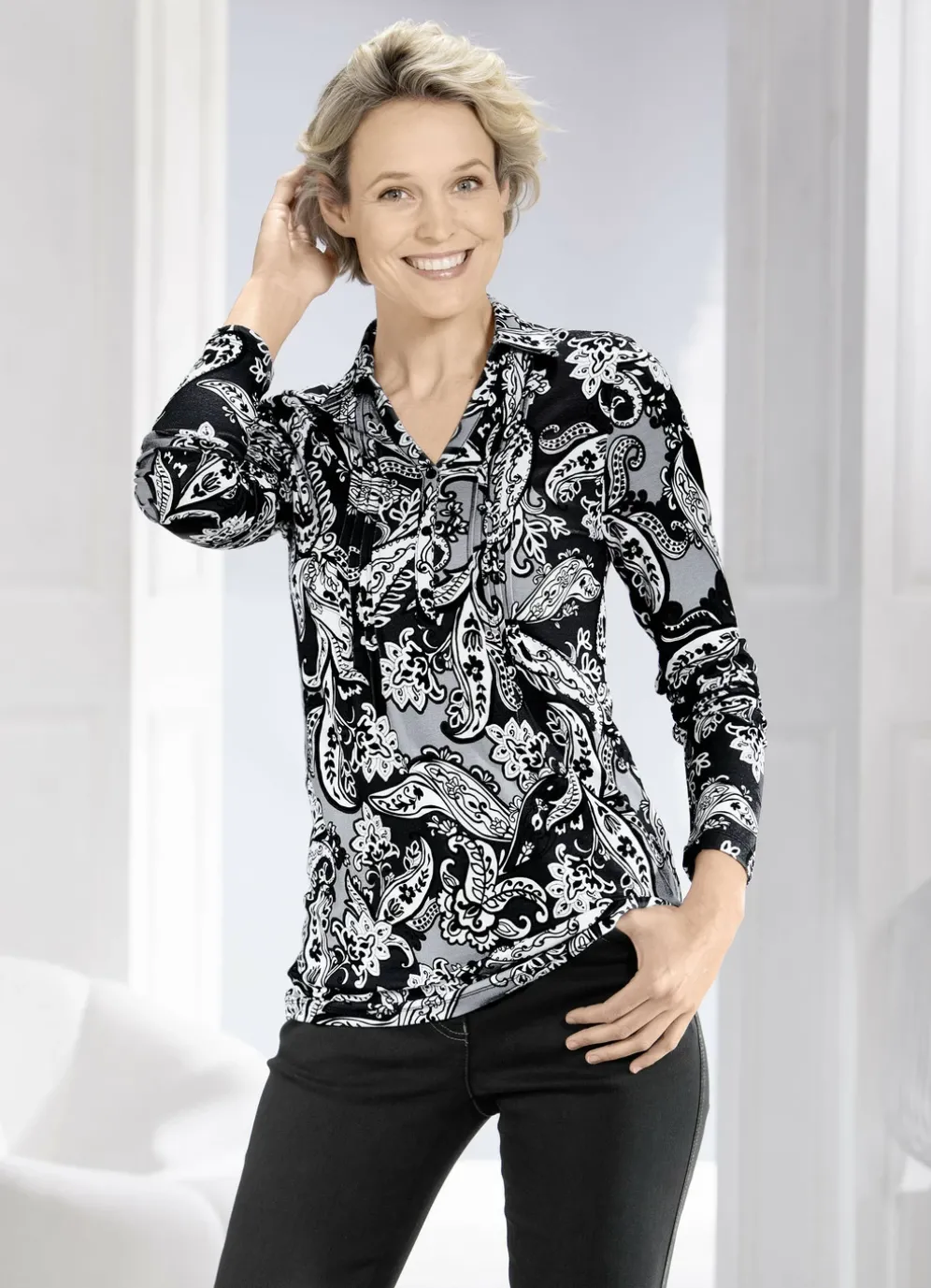 Poloshirt mit Biesenverarbeitung in 2 Farben