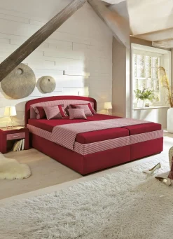 Polsterbett mit geräumigem Bettkasten