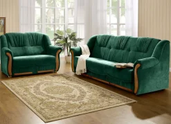 Polstermöbel mit angenehmem, hochflorigem Stoffbezug