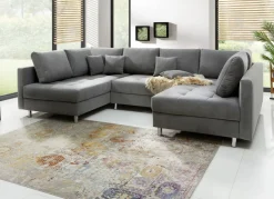 Polstermöbel mit Hocker und Kissen