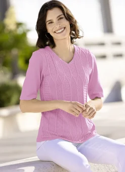 Pulli mit streckender Struktur