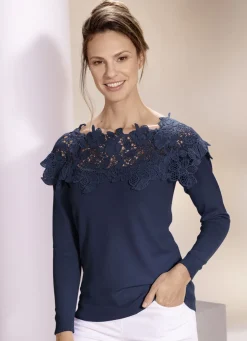 Pullover mit edlem Spitzenbesatz