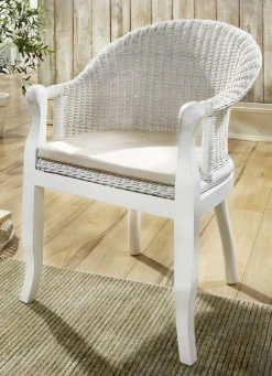 Rattansessel auf massivem Pinienholz