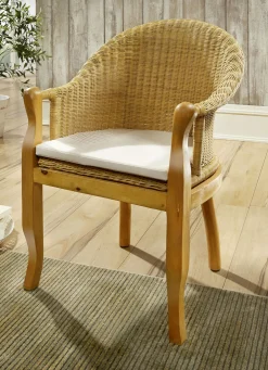 Rattansessel auf massivem Pinienholz