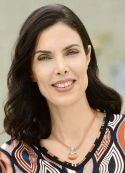 3-reihige Halskette mit Glassteine