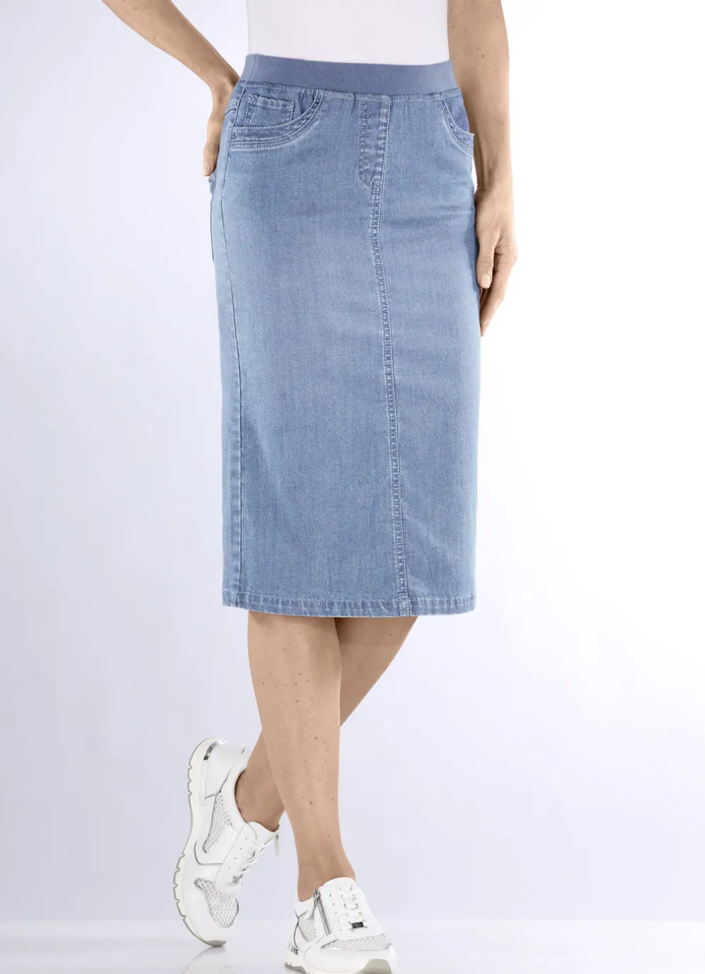 Rock in gerader Schnittführung