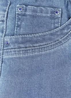 Rock in gerader Schnittführung