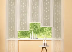 Schiebegardine mit dezenten Wellen-Dessin und Klettschiene