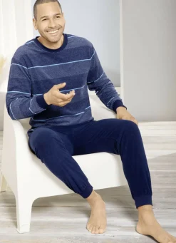 Schlafanzug aus Frottierstretch mit Bündchenabschlüssen