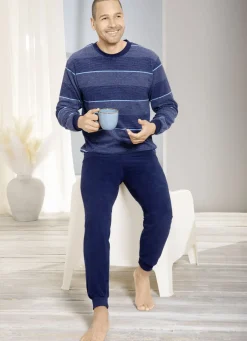 Schlafanzug aus Frottierstretch mit Bündchenabschlüssen