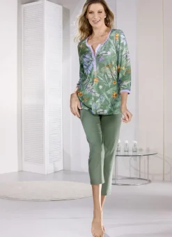 Schlafanzug mit 3/4 langen Ärmeln und langer Hose