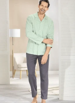 Schlafanzug mit durchgeknöpftem Oberteil und offenen Abschlüssen