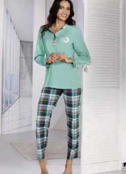 Schlafanzug mit Karodessin und langen Ärmeln