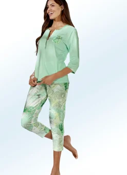 Schlafanzug mit 3/4-langen Ärmeln und 7/8-langer Hose