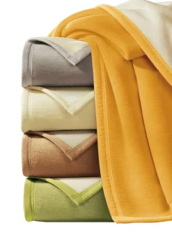 Schlafdecke mit Veloursbandeinfassung