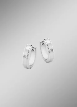 Schlichte Klappcreolen im zeitlosen Design