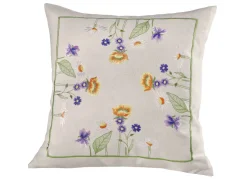 Schön bestickte Tisch- und Raumdekoration