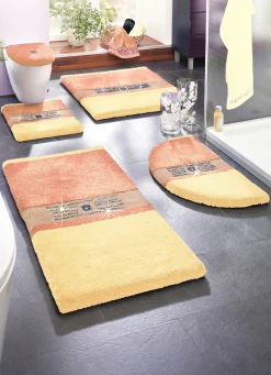 Seidenweiche Badgarnitur mit funkelnden Kristallen