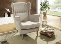 Sessel mit Holzfüßen