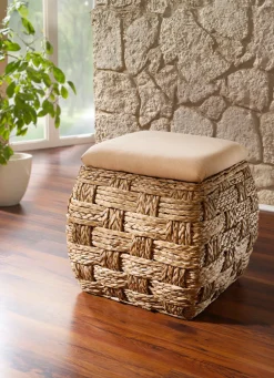 Sitztruhe aus Naturfaser in raffinierter Flechtart
