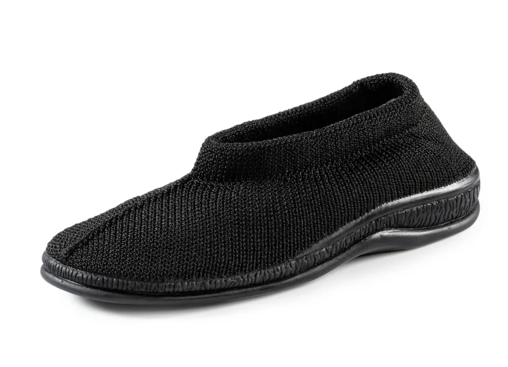 Slipper aus elastischem Strickmaterial