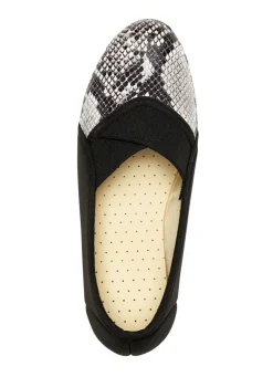 Slipper aus elastischem Textilmaterial