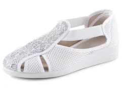 Slipper mit luftigen Durchbrüchen