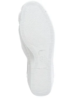 Slipper mit luftigen Durchbrüchen