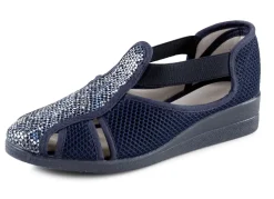 Slipper mit luftigen Durchbrüchen