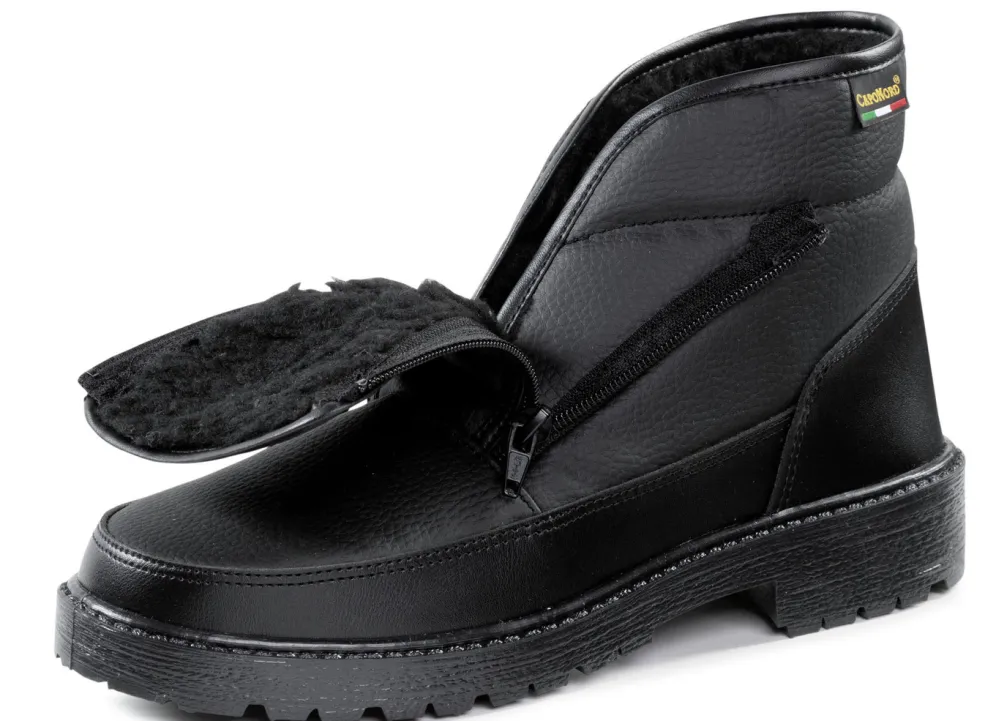 Stiefelette aus Synthetikmaterial