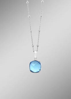 Strahlender Anhänger mit stilvoller Kette