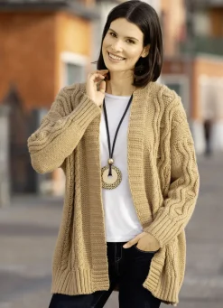 Strickjacke in Grobstrick