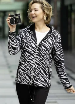 Strickjacke mit Kapuze
