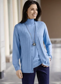 Strickjacke mit Zöpfchenstruktur