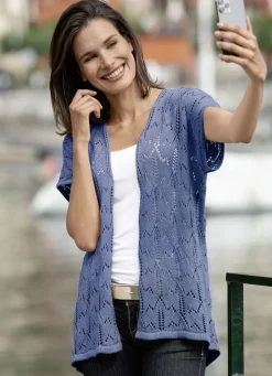 Strickweste mit Ajourmuster